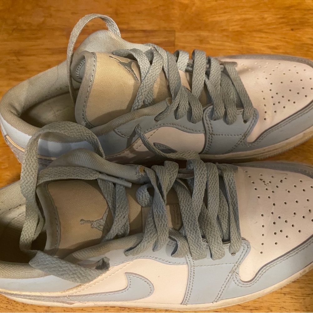 7.5 Low top Jordan ones